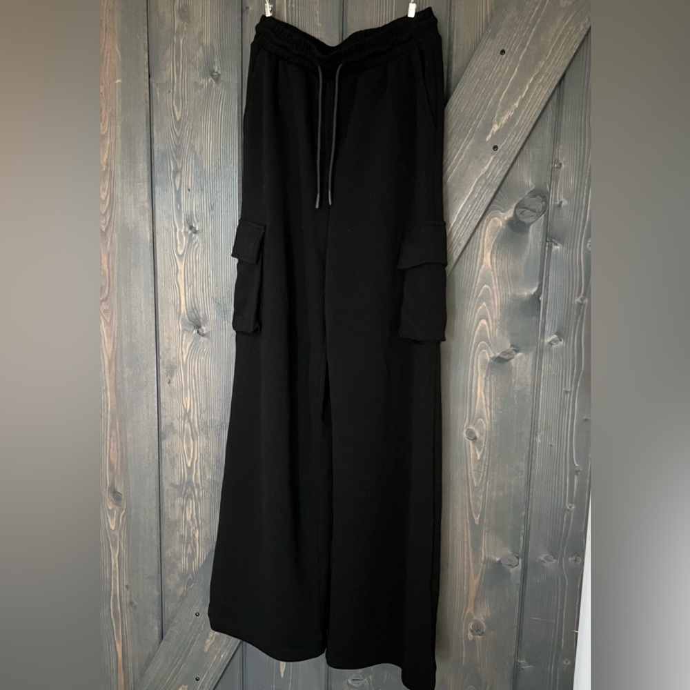 Women's Black Wide-Leg Sweatpants